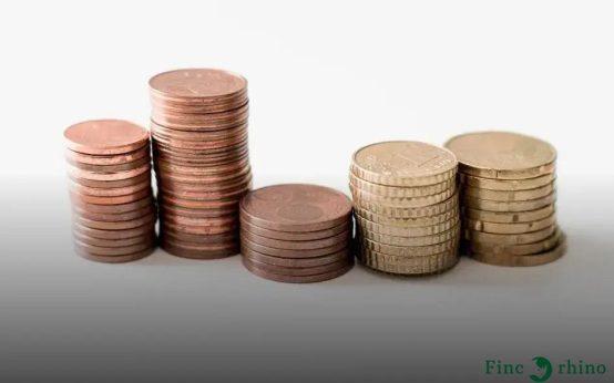 Budgeting for Holidays Without Overspending: Smart Tips
